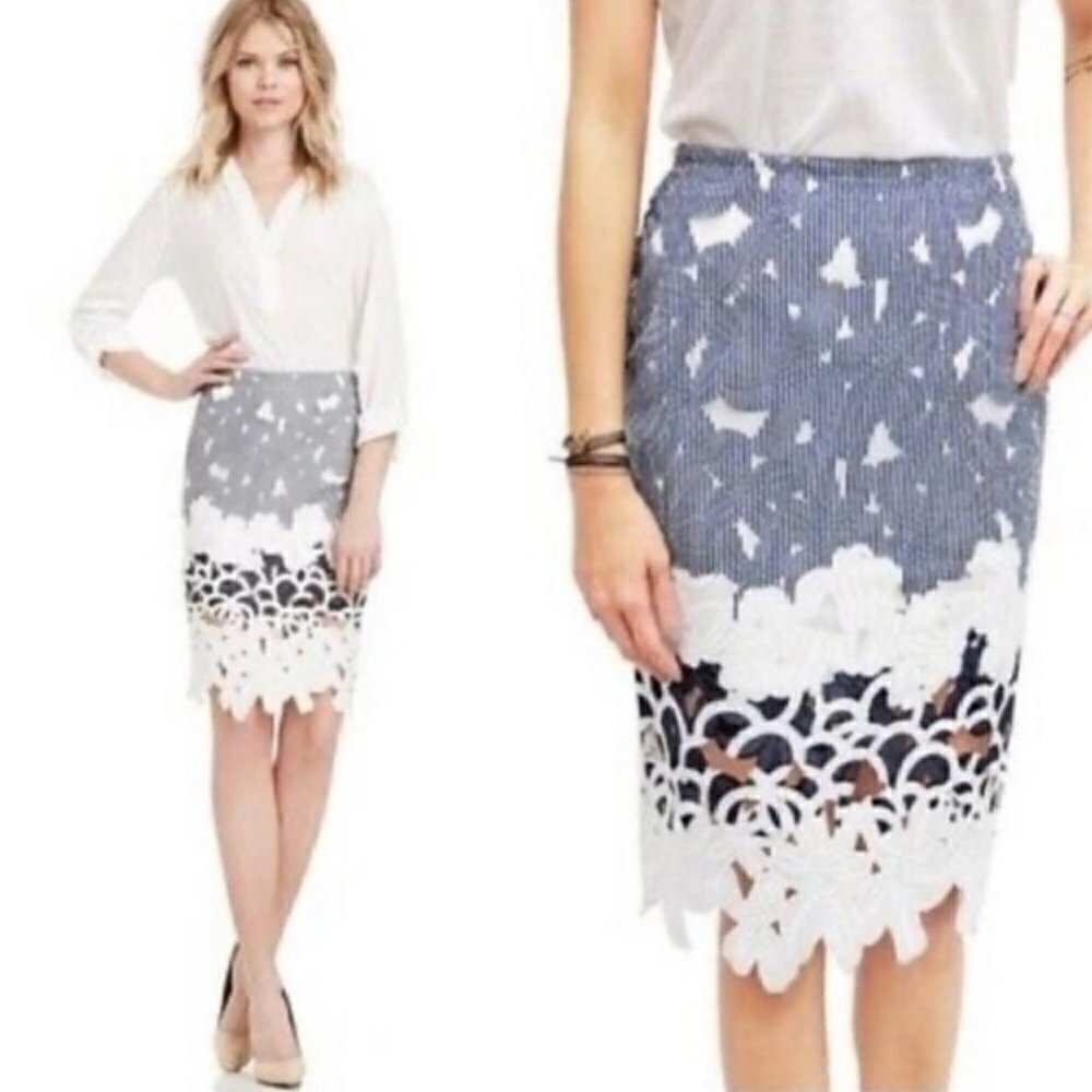 J.O.A. Los Angeles Women's Sz XS Laser Cut Pencil Skirt White Blue Floral Stripe